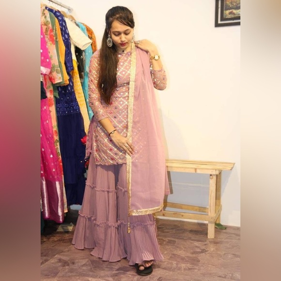 Indian and Pakistani
NEW PARTY WEAR, SHARARA SUIT WITH DUPATTA - Picture 2 of 3